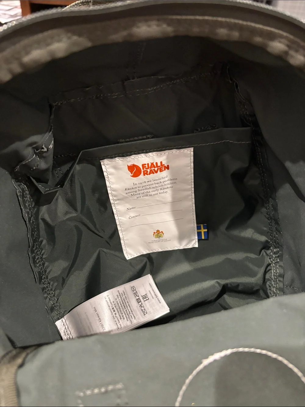Fjallraven Kånken MINI Backpack - Forest Green with White/Red Logo